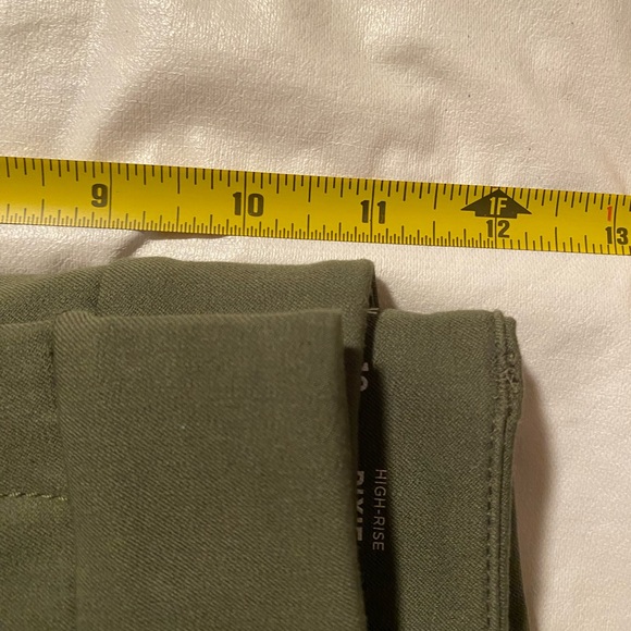 NWT Old Navy Pixie High Rise Pant - Picture 6 of 8